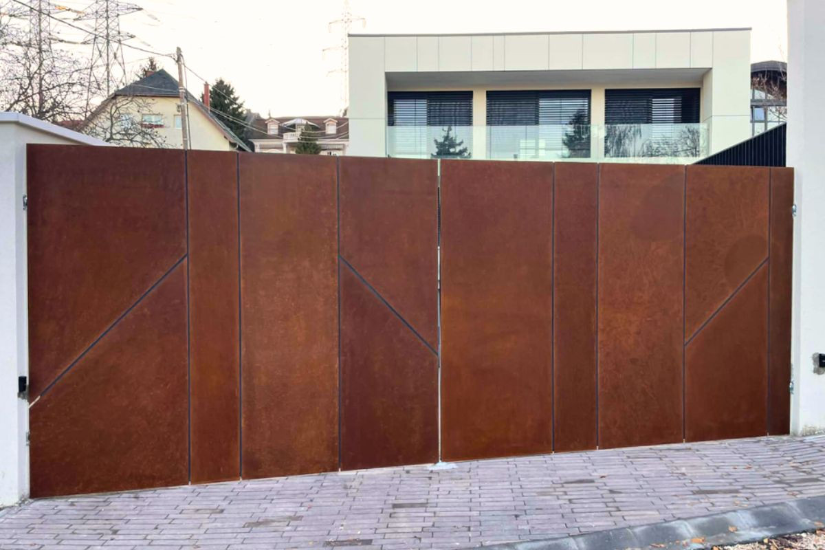 Corten acél kapu, kocsibeálló