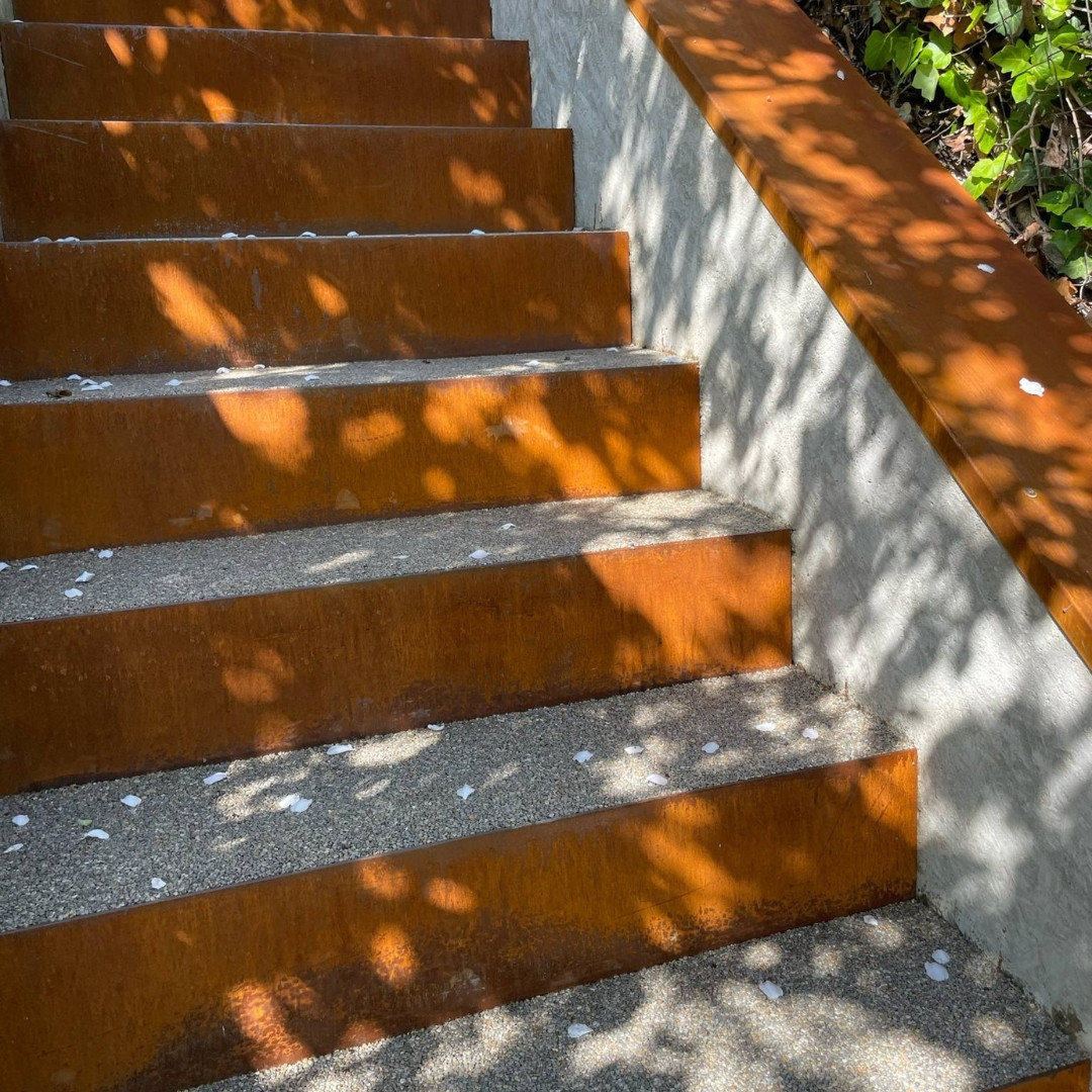Corten lépcsőburkolat