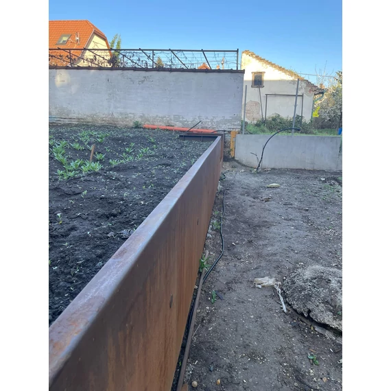Corten acél támfal építés