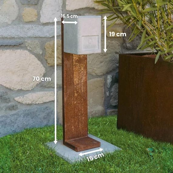Corten és beton kerti állólámpa