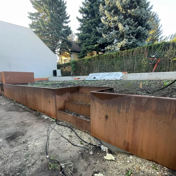 Corten acél támfal építés