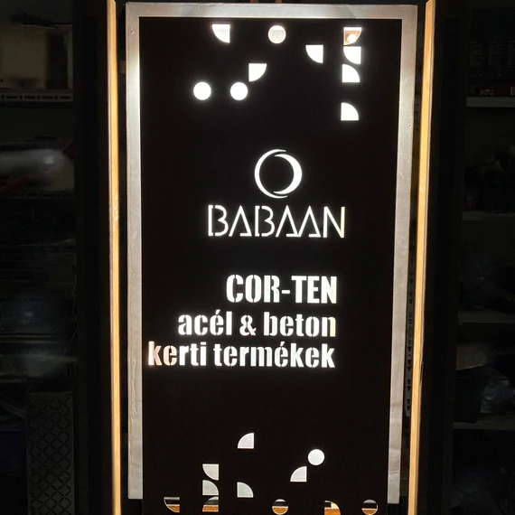 Corten és beton cégtábla, megállítótábla világítással